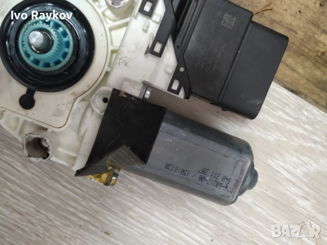 Заден Десен Стъклоповдигач Seat Altea 1K0 959 704 M, снимка 5 - Части - 51203500