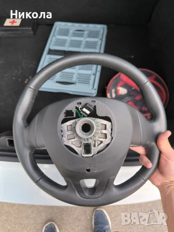 Кожен волан за Renault Scenic 2012, снимка 2 - Части - 50837627