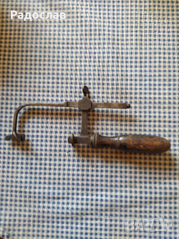 стара малка ножовка