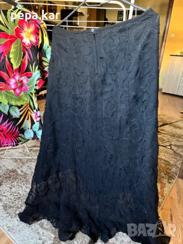 Gevanel  Костюм с черна дантелена пола и цветна блуза 42-44, снимка 4 - Костюми - 50241147