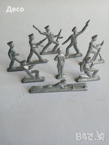 Стари метални руски фигурки фойници.