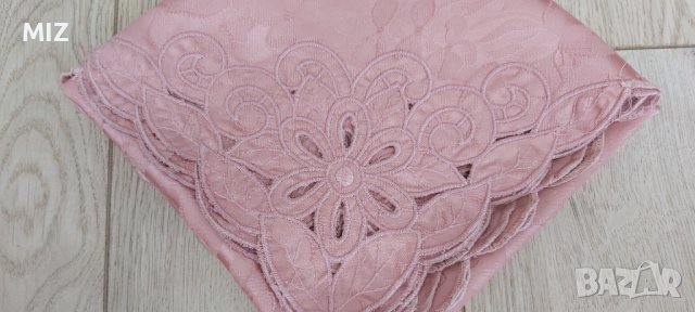 РЯЗАНА БРОДЕРИЯ Покривки,тишлайфери, снимка 6 - Покривки за маси - 37447966