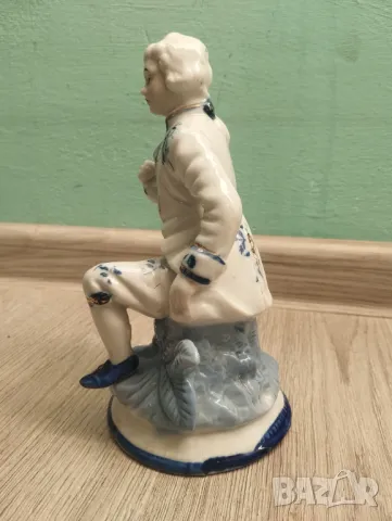 Порцеланова статуетка, снимка 2 - Статуетки - 47736066