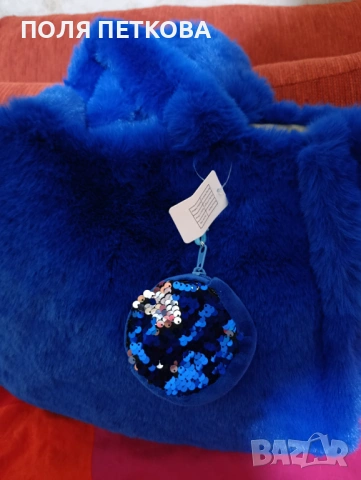 Синя пухкава чанта, снимка 2 - Чанти - 53960613