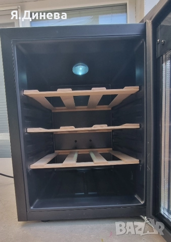 Хладилна витрина за вино Klarstein 31L, снимка 5 - Витрини - 52250920
