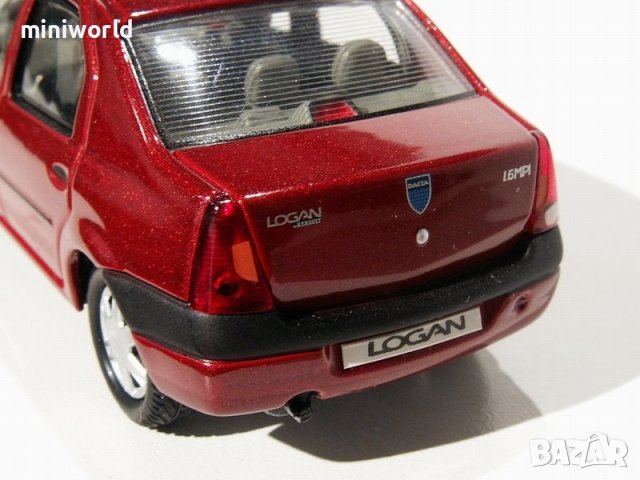 Dacia Logan - мащаб 1:43 на Eligor моделът е от колекция със захабена PVC дисплей-кейс, снимка 6 - Колекции - 39728534