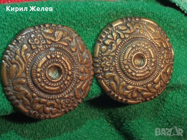 2 ВЪЗРОЖДЕНСКИ БРОНЗОВИ ОРНАМЕНТИРАНИ БРОШКИ УКРАШЕНИЕ АПЛИКАЦИЯ СТАРИННИ МАЙСТОРСКА РАБОТА 57901, снимка 3 - Колекции - 30550267