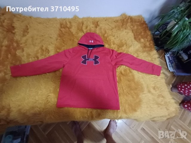 Продавам суитчер UNDER ARMOUR , снимка 1 - Суичъри - 42720309