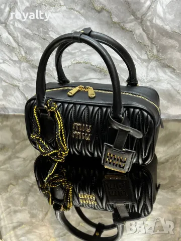 Miu Miu дамски чанти Различни цветове , снимка 9 - Чанти - 49180930