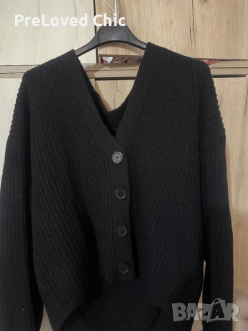 Чисто нова черна жилетка , снимка 2 - Жилетки - 52644431