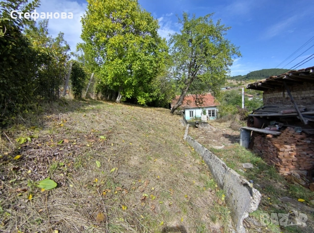 Продавам къща в центъра на село Люлин, с отлична локация, снимка 2 - Къщи - 52301986