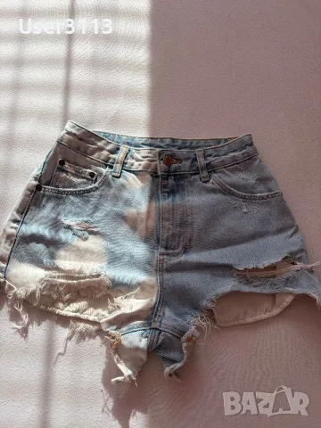 Къси дънки Bershka Cropp , снимка 2 - Къси панталони и бермуди - 55883585