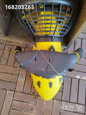 Скутер за под и по вода