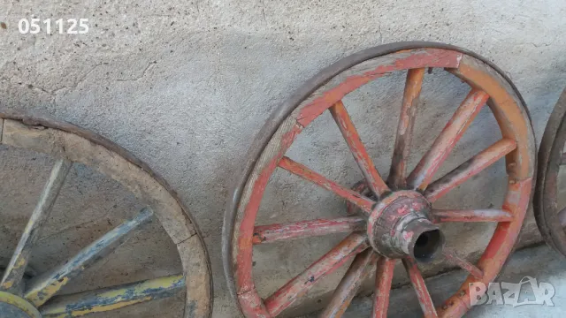 лот от две масивни колела от каруца, файтон, снимка 5 - Антикварни и старинни предмети - 48170642