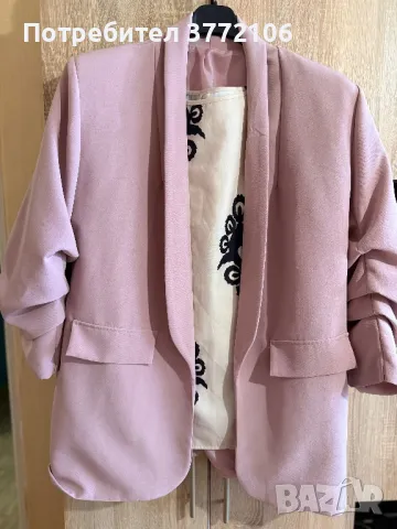 Дамски сака, снимка 2 - Сака - 49686452