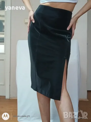 Елегантна черна пола от еко кожа GUESS с висока талия и цепка , снимка 2 - Поли - 55981810