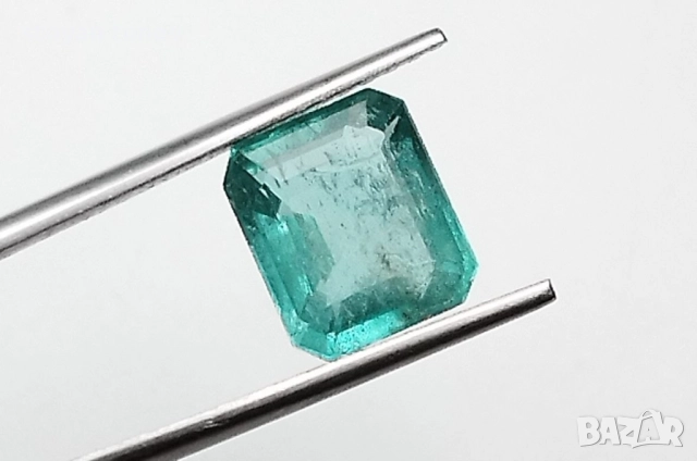 Балансиран изумруд в искрящо зелено 1.88кт. ! Сертифициран! Нов!, снимка 10 - Други - 52745585