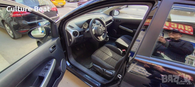 Mazda 2, снимка 8 - Автомобили и джипове - 53880383
