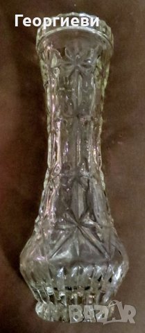 Ваза, прозрачна, безцветна, с орнаменти