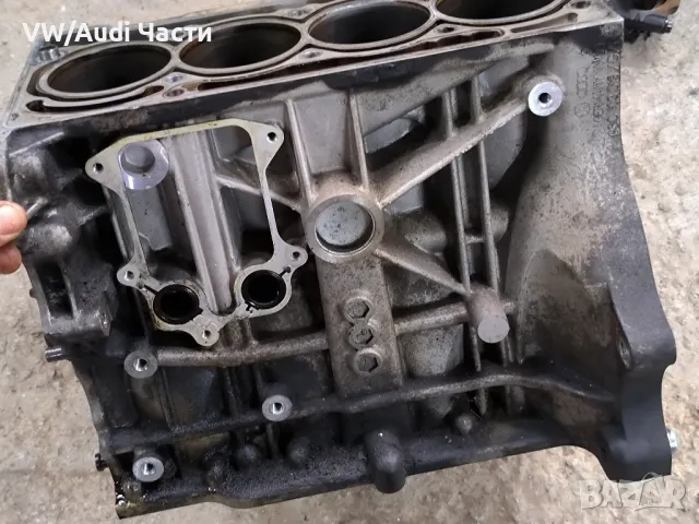 Цилиндров блок за Голф 5 Ауди А3 1.6 фси VW Golf 5 Audi A3 8P 1.6 FSI Passat Touran 03C103019, снимка 3 - Части - 50426320
