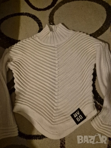 само днес бежов пуловер Vdr, снимка 2 - Блузи с дълъг ръкав и пуловери - 52515730