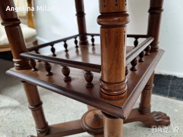 Антична Викторианска маса от орех , снимка 8 - Маси - 51653021