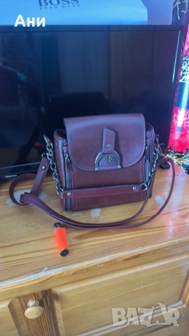 Дамска чанта бордо, снимка 2 - Чанти - 53343363
