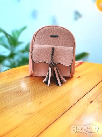Дамска раница Chloe + 2 висулки отпред. Розов цвят