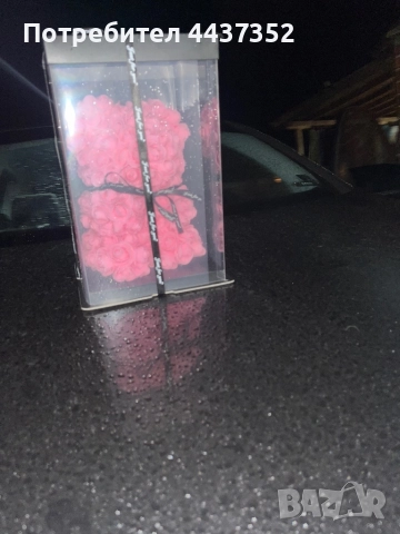 Мече от малки сатени рози