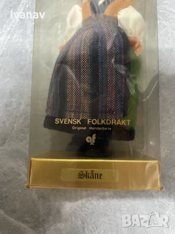 Кукла Handicraft Original Svensk Folkdrakt с кутия, снимка 5 - Антикварни и старинни предмети - 53956699