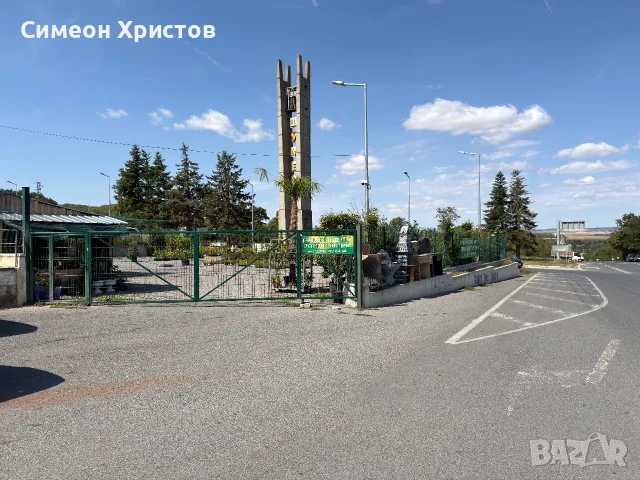 Отдава се под наем открита търговска площ-гр. Шумен, 5-ти км, с лице към главен път, снимка 2 - Парцели - 55967769