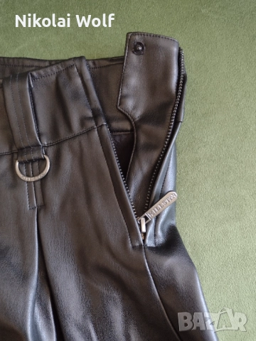 Кожена пола KILLSTAR - размер L, снимка 5 - Поли - 51950767