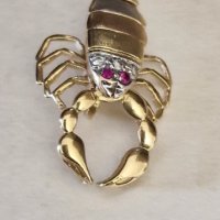 Златна висулка Скорпион, снимка 2 - Колиета, медальони, синджири - 42826995