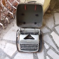 стара пишеща машина Rheinmetal , снимка 1 - Антикварни и старинни предмети - 39206779