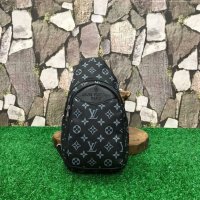 Мъжка чанта/раница Louis Vuitton черна, снимка 1 - Раници - 29910778