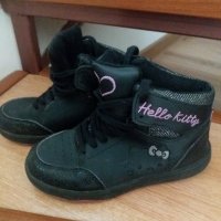 Кожени кецове Hello Kitty, снимка 1 - Детски обувки - 31994268