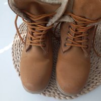 зимни обувки от набук и велур, снимка 2 - Дамски боти - 38143498