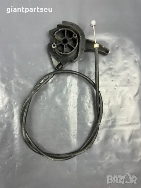 Жило за Преден Капак Мерцедес Mercedes-benz W220 A2208800359, снимка 1