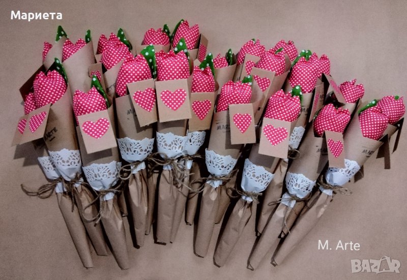 Червени лалета Ръчна Изработка Текстилни Лалета Декорация  Ръчно Изработени Цветя за 8 Март, снимка 1