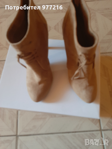 Дамски боти от естествен велур, снимка 1