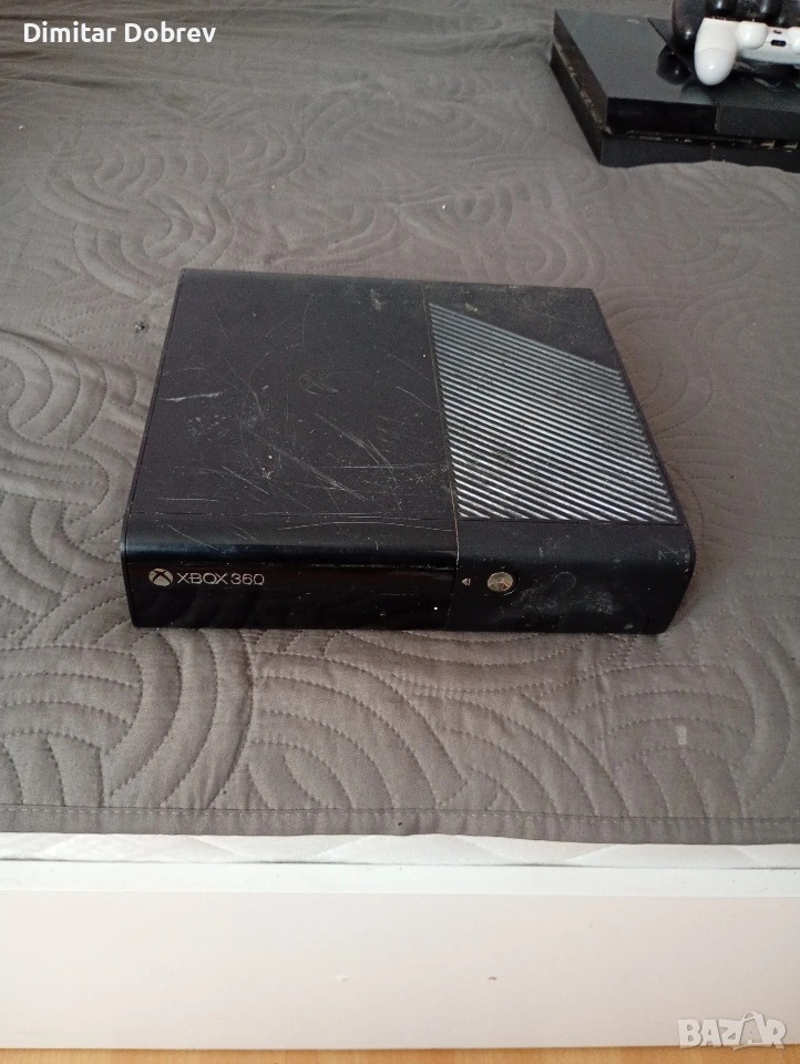 продавам Xbox 360 e с кабели но без Игри и джойстици , снимка 1