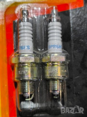 Запалителна СВЕЩ NGK BPR6HS, снимка 2 - Мотоциклети и мототехника - 51559331