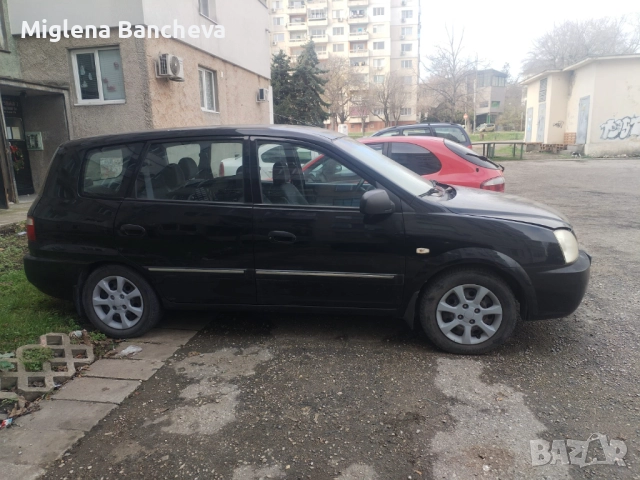 Киа Каренс, снимка 4 - Автомобили и джипове - 52775958