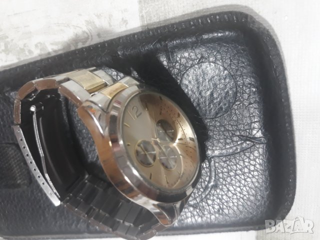 Часовник Avon с позлатен мотив , снимка 2 - Луксозни - 31365554