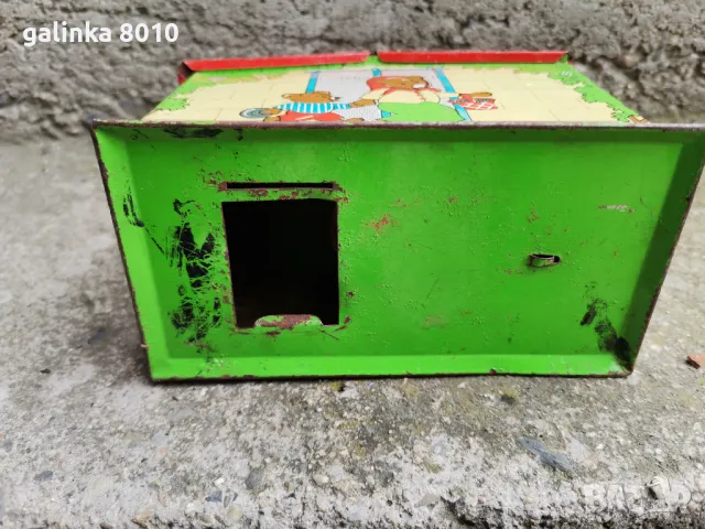 Стара метална касичка, снимка 5 - Антикварни и старинни предмети - 50310788