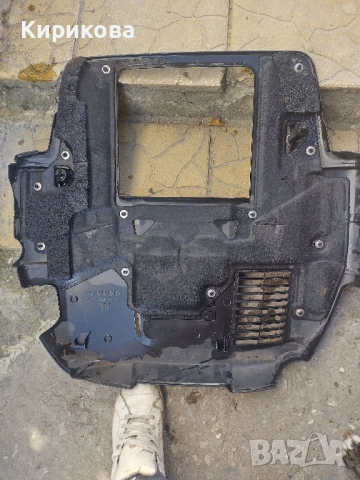 Капак двигаКапак двигател Subaru 2.0 Diesel Boxer-подходящ за Outback и Forester, снимка 2 - Части - 53989456
