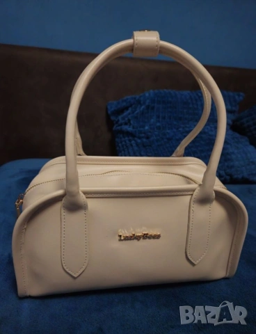 Нова бежова чанта/чантичка