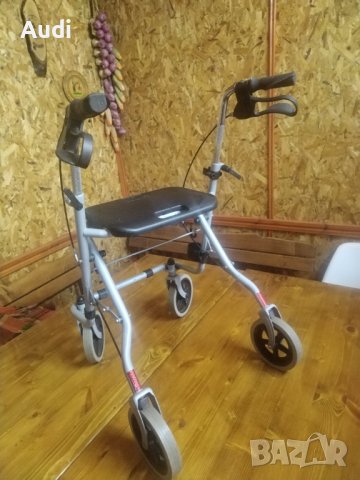 Сгъваема проходилка ролатор за възрастни, оперирани, трудно подвижни хора. Марка: DRIVE Седалка за с, снимка 7 - Ролатори - 42132604