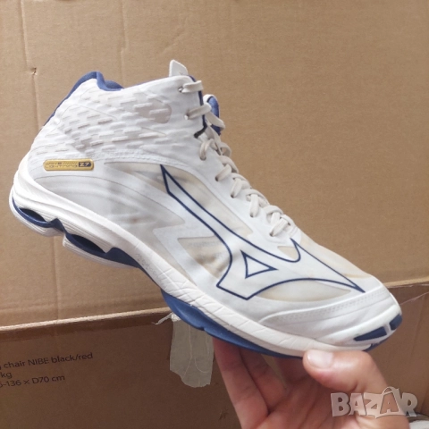 Mizuno Wave Lightning Z7 Mid номер 44 маратонки за зала /волейбол и др.