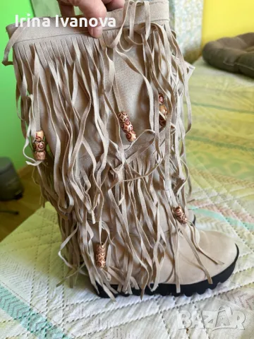 Ботуши с пискюли, снимка 2 - Дамски ботуши - 47662218